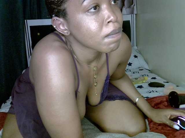 Sexyjeaney live cam on BongaCams