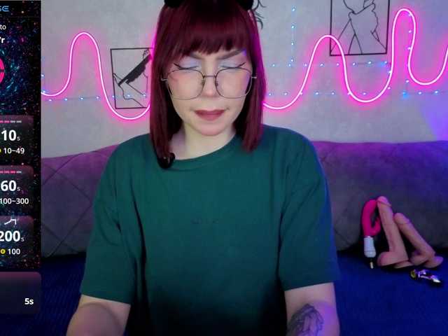 SlyFoxyWeb's BongaCams show and profile