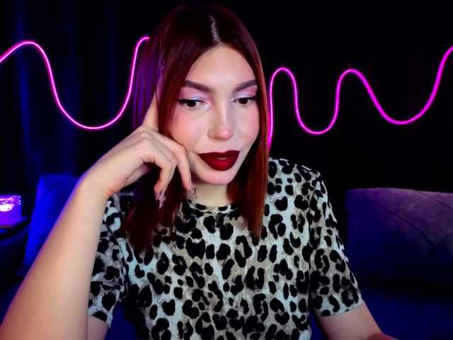 SlyFoxyWeb live cam on BongaCams