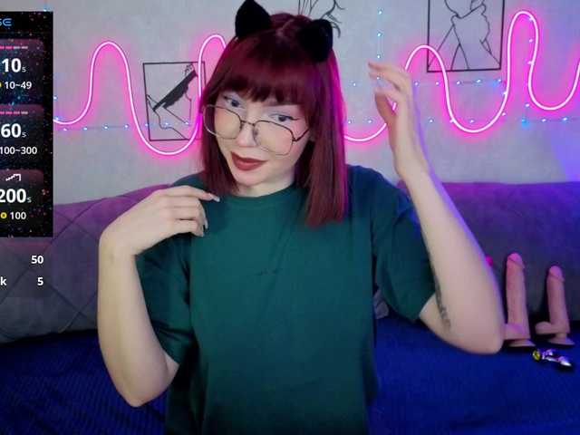 SlyFoxyWeb's BongaCams show and profile