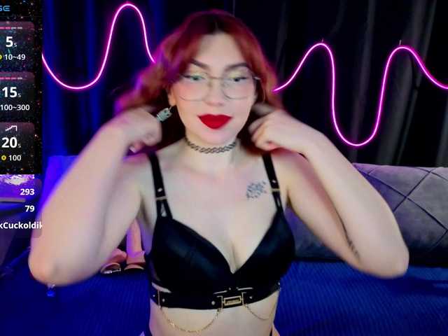 SlyFoxyWeb live cam on BongaCams