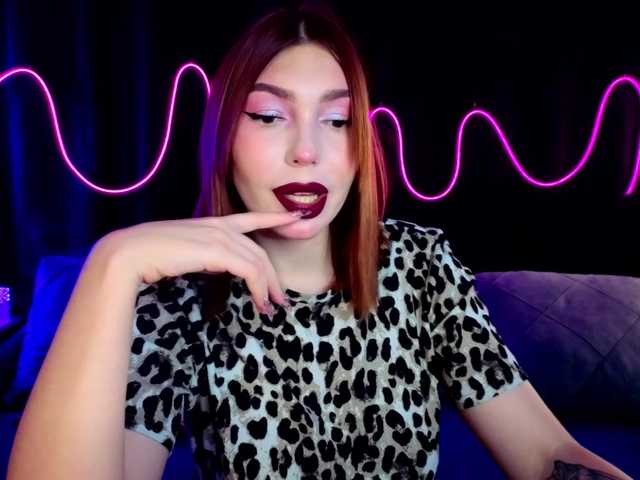 SlyFoxyWeb live cam on BongaCams