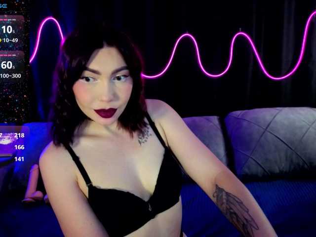 SlyFoxyWeb live webcam show