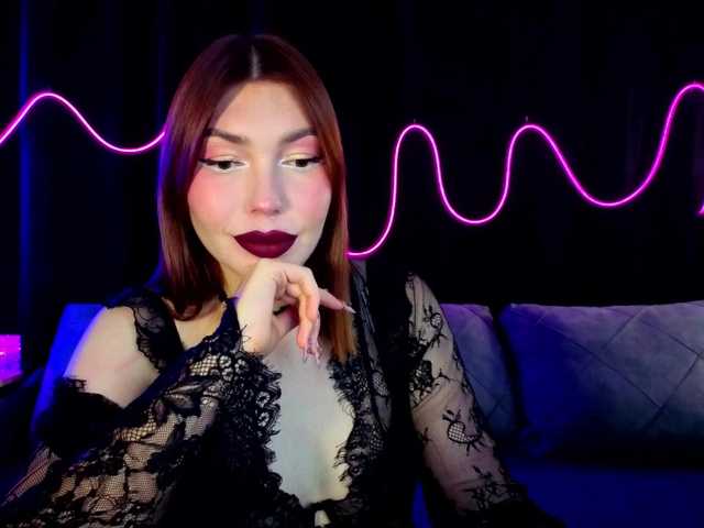 SlyFoxyWeb live cam preview