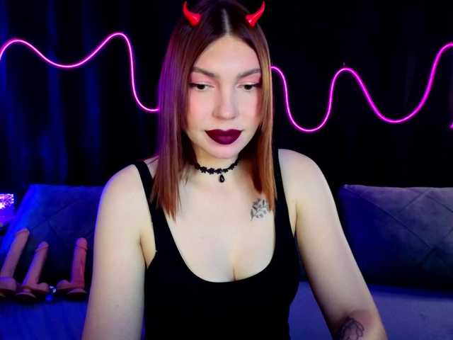 SlyFoxyWeb live cam on BongaCams