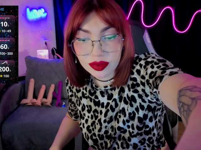 SlyFoxyWeb live cam on BongaCams