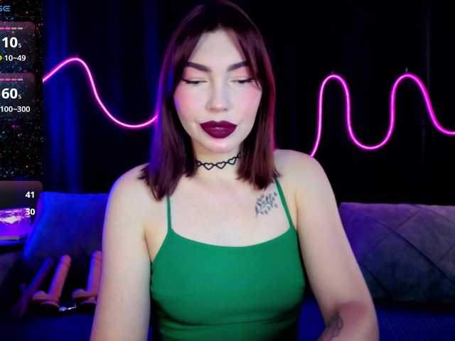 SlyFoxyWeb live stream preview