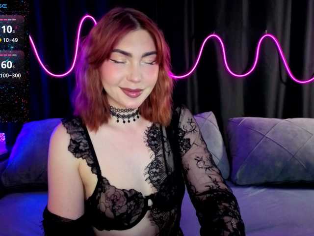 SlyFoxyWeb live cam on BongaCams