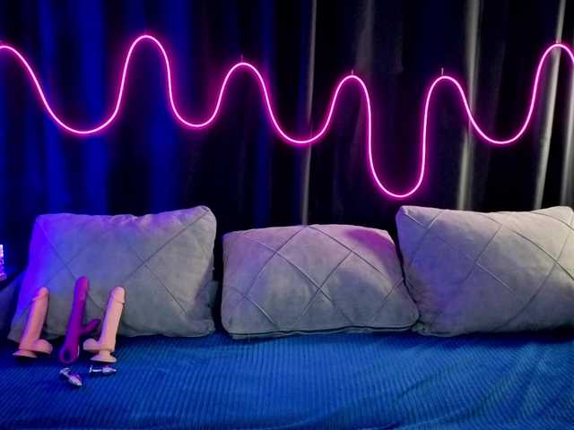 SlyFoxyWeb live cam on BongaCams