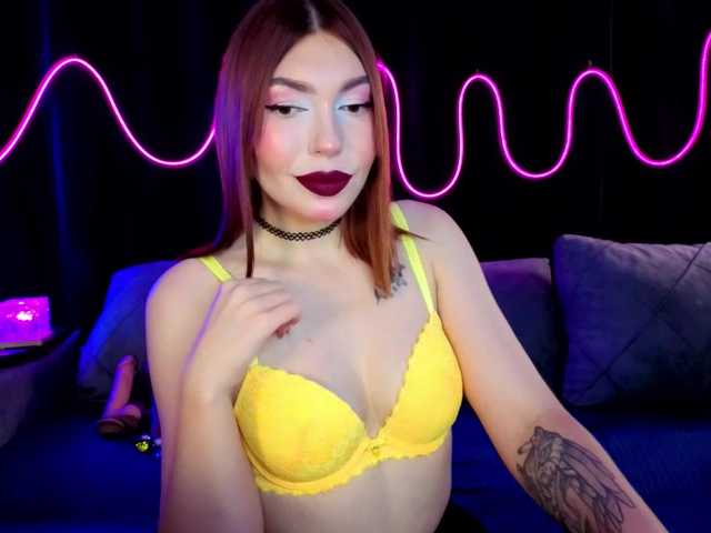 SlyFoxyWeb live cam on BongaCams