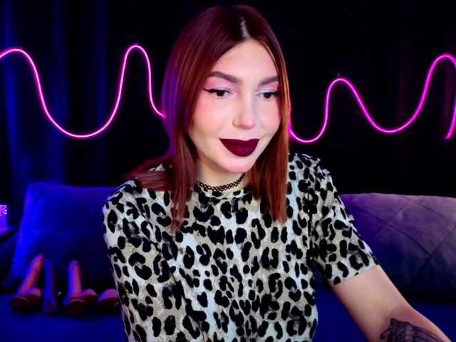 SlyFoxyWeb live cam preview