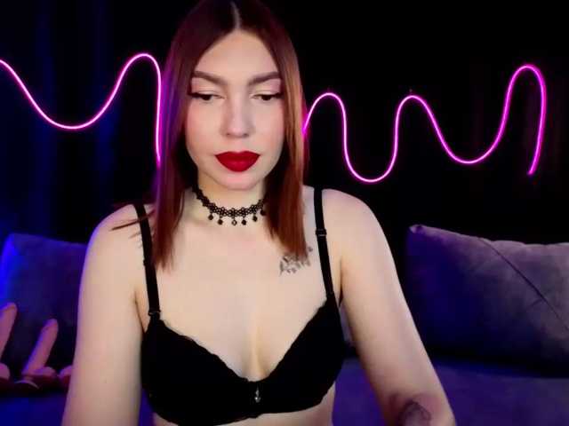 SlyFoxyWeb live cam on BongaCams