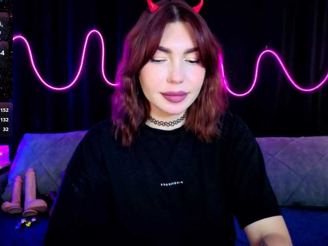 SlyFoxyWeb live cam on BongaCams