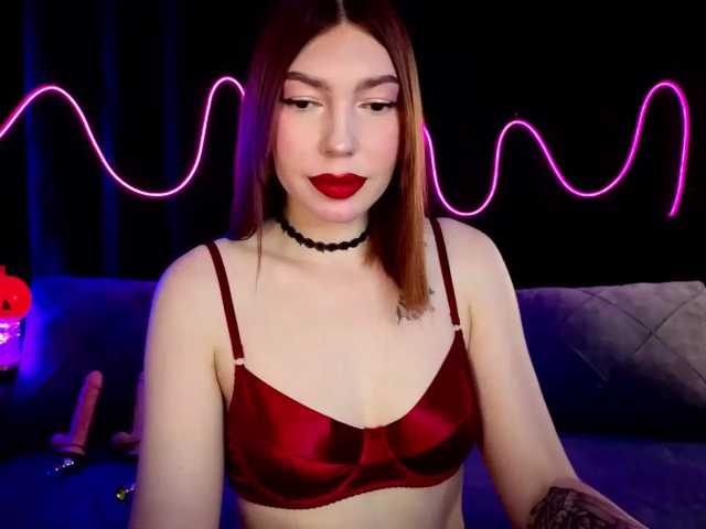 SlyFoxyWeb live cam on BongaCams