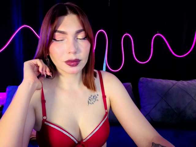 SlyFoxyWeb live cam on BongaCams
