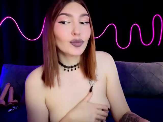 SlyFoxyWeb live cam on BongaCams