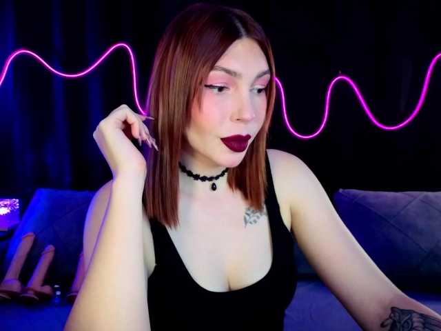 SlyFoxyWeb live cam on BongaCams