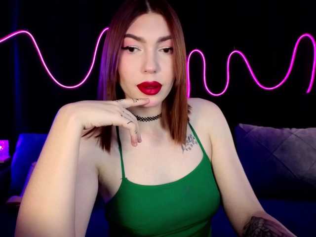 SlyFoxyWeb live cam on BongaCams