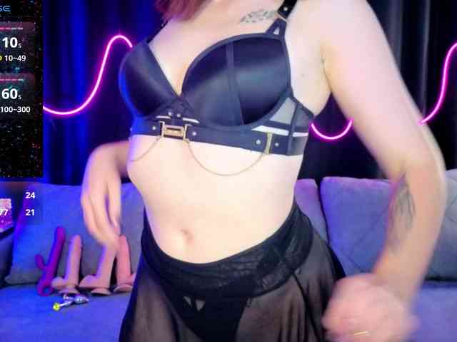 SlyFoxyWeb Live Webcam on BongaCams