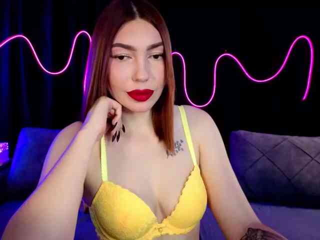 SlyFoxyWeb Live Webcam on BongaCams
