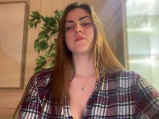 claireheart — live female cam