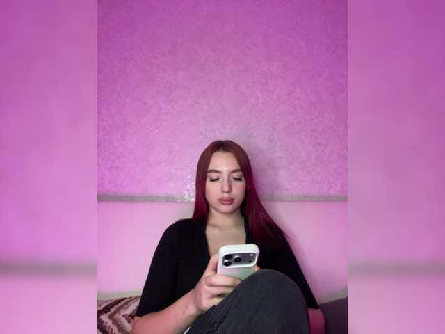 le modèle Bestie1-1 est en webcam porno dans un show sur le site bongacams, il possède les tags suivants: White/Caucasian,Redhead,Shaved