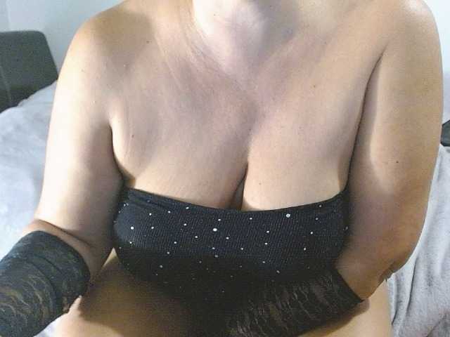 bettyyy live cam on BongaCams