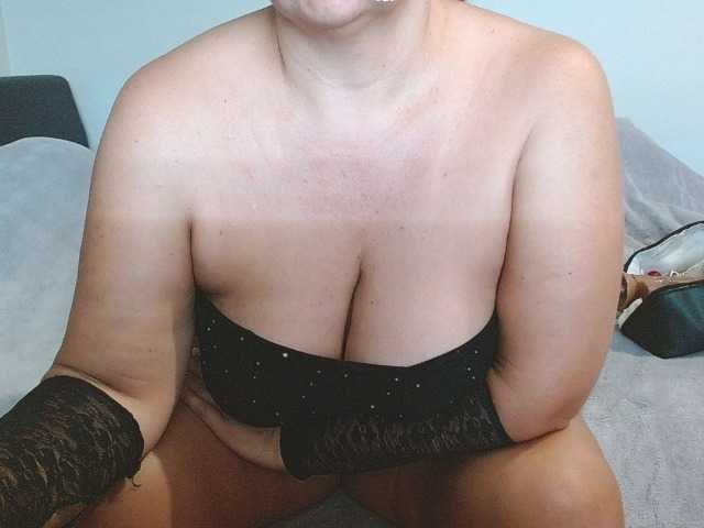 Betty2u live cam preview