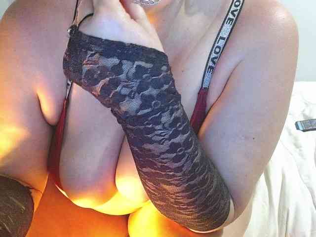 bettyyy Live Webcam on BongaCams