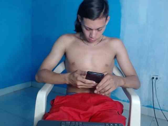 Masterbrave777 Sex Cam Show