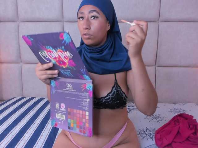 Miaa1 live cam on BongaCams