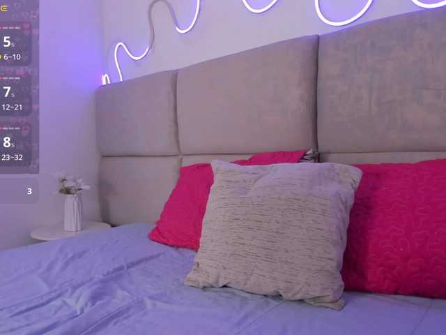 Miaa1 live cam on BongaCams