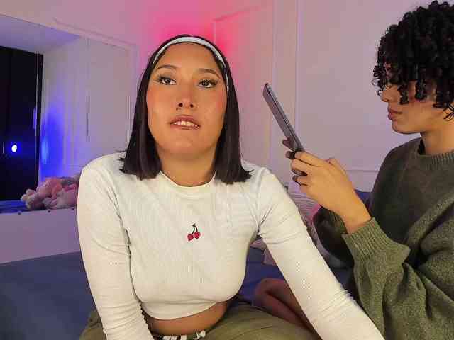 xsweetgirlsx webcam