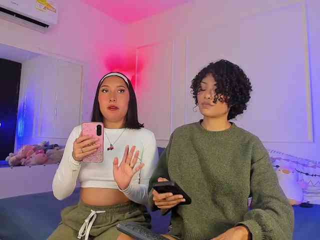 xsweetgirlsx webcam