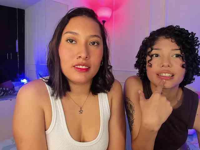 xsweetgirlsx webcam