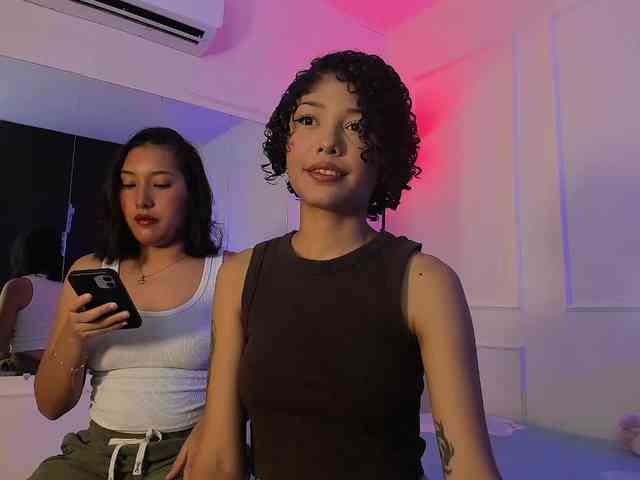 xsweetgirlsx webcam
