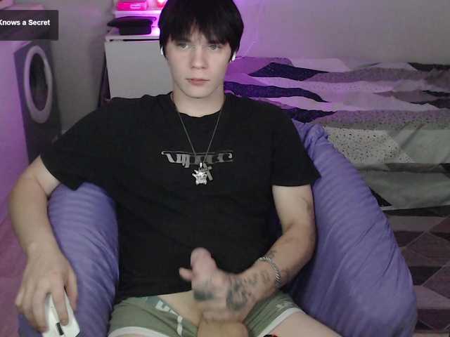 yourlildemon live cam preview