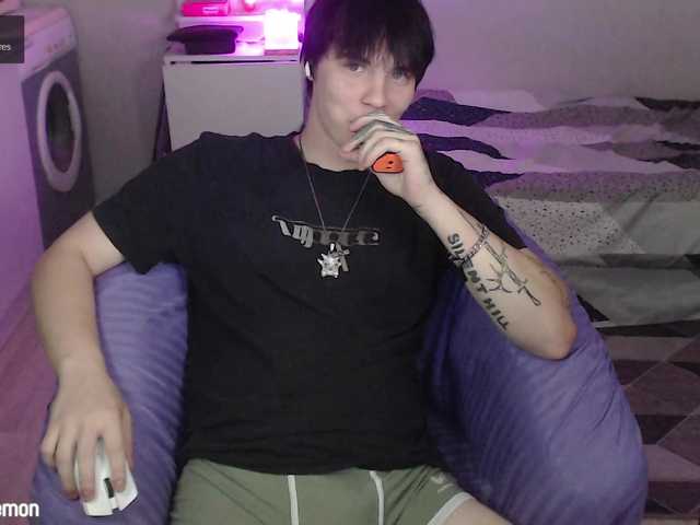 yourlildemon live cam preview