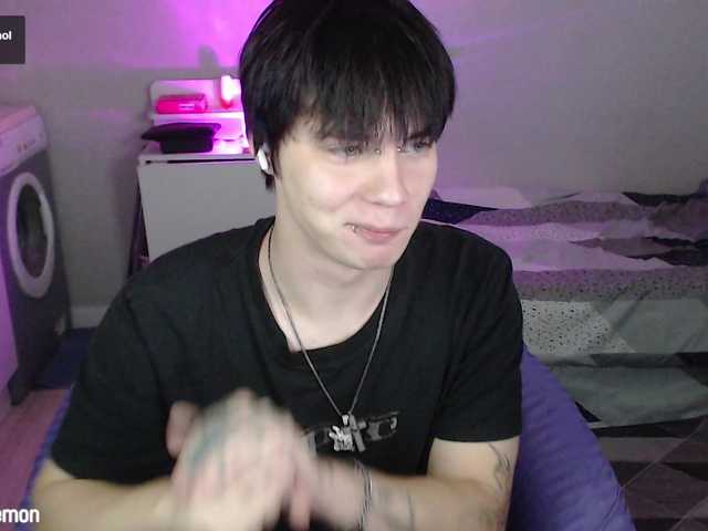 yourlildemon live cam preview