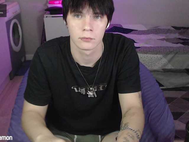 yourlildemon live cam preview