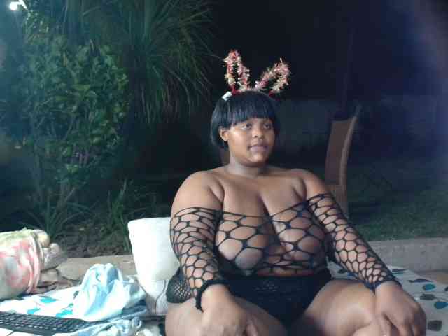 BubblyRouxyXXXxx webcam