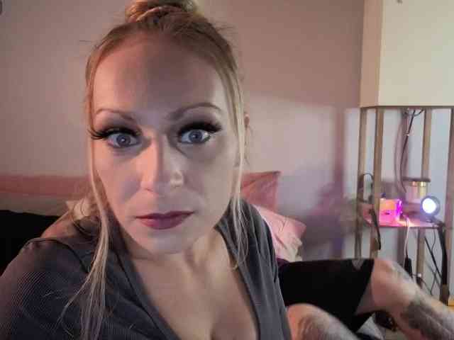 1Fkknspoiledbrat webcam