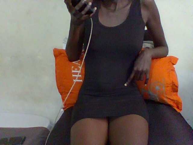 LunaAdut live cam on UnifiedCams
