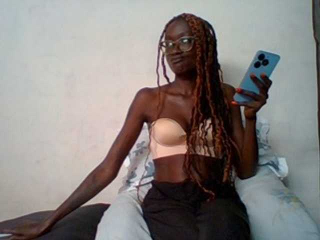 LunaAdut live cam on BongaCams