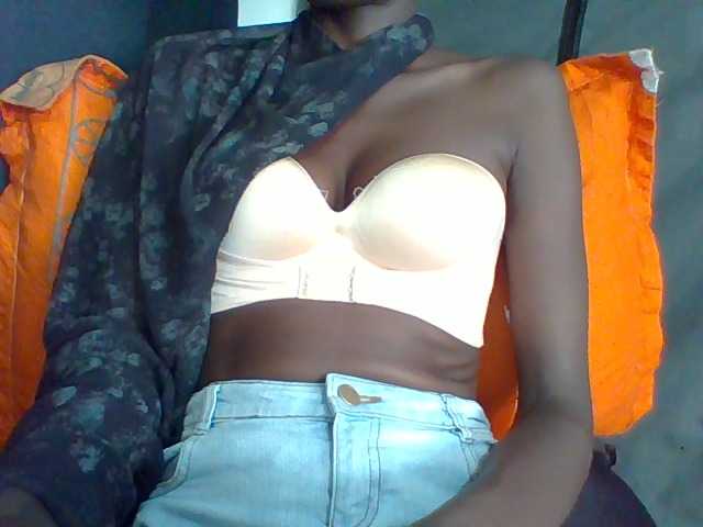 LunaAdut live cam on BongaCams