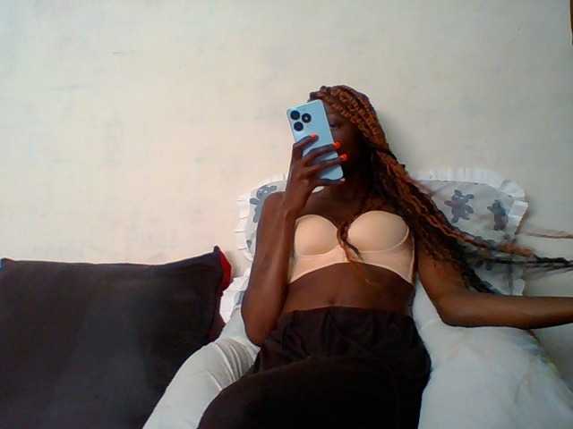 LunaAdut live cam on BongaCams
