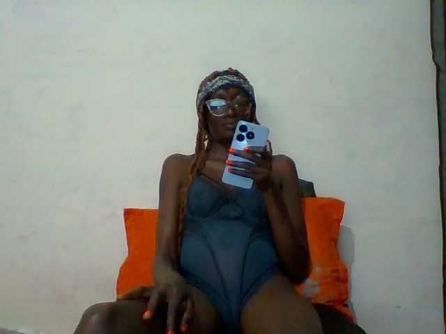 LunaAdut live cam on BongaCams