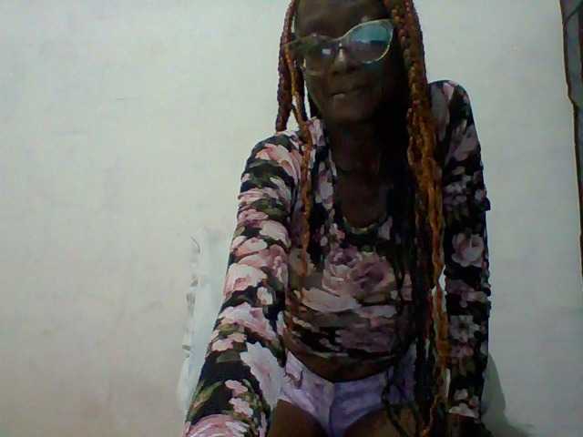 LunaAdut live cam on BongaCams