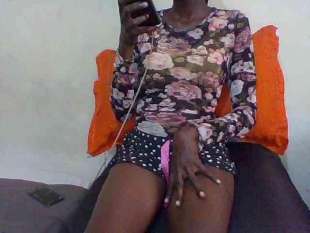 Sky_Sophia webcam