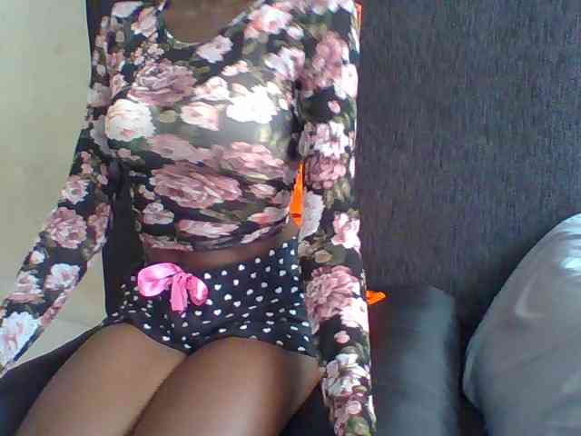 Sky_Sophia webcam